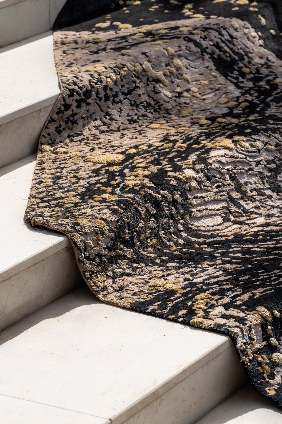 The Milky Way rug in Comet Black